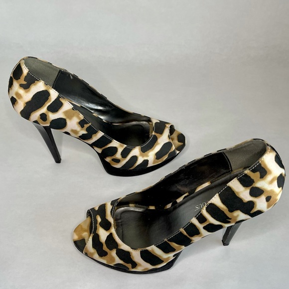 Just Fabulous Leopard Peep Toe Platform Pumps (9) - Picture 7 of 7